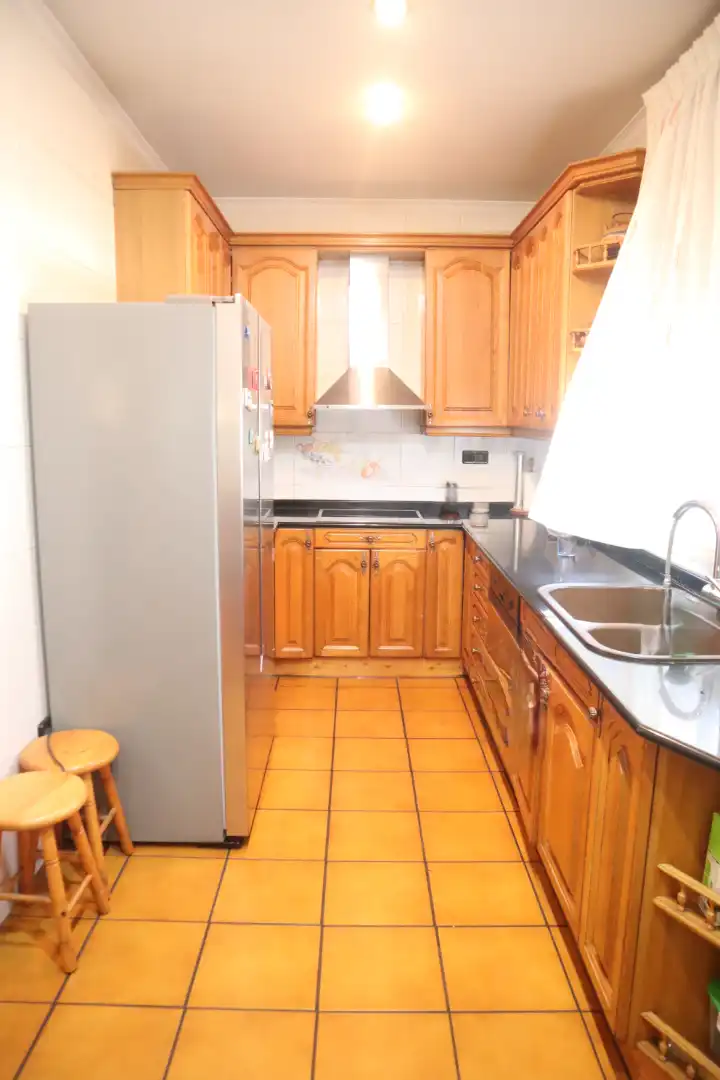 Cuina de Casa o xalet en venda en Cerdanyola del Vallès amb Calefacció, Terrassa i Traster