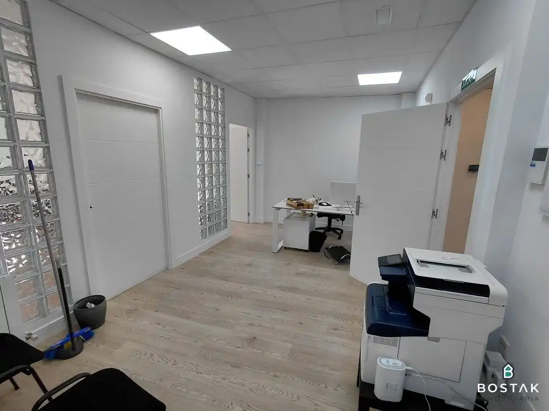 Oficina en venda en Bilbao  amb Calefacció