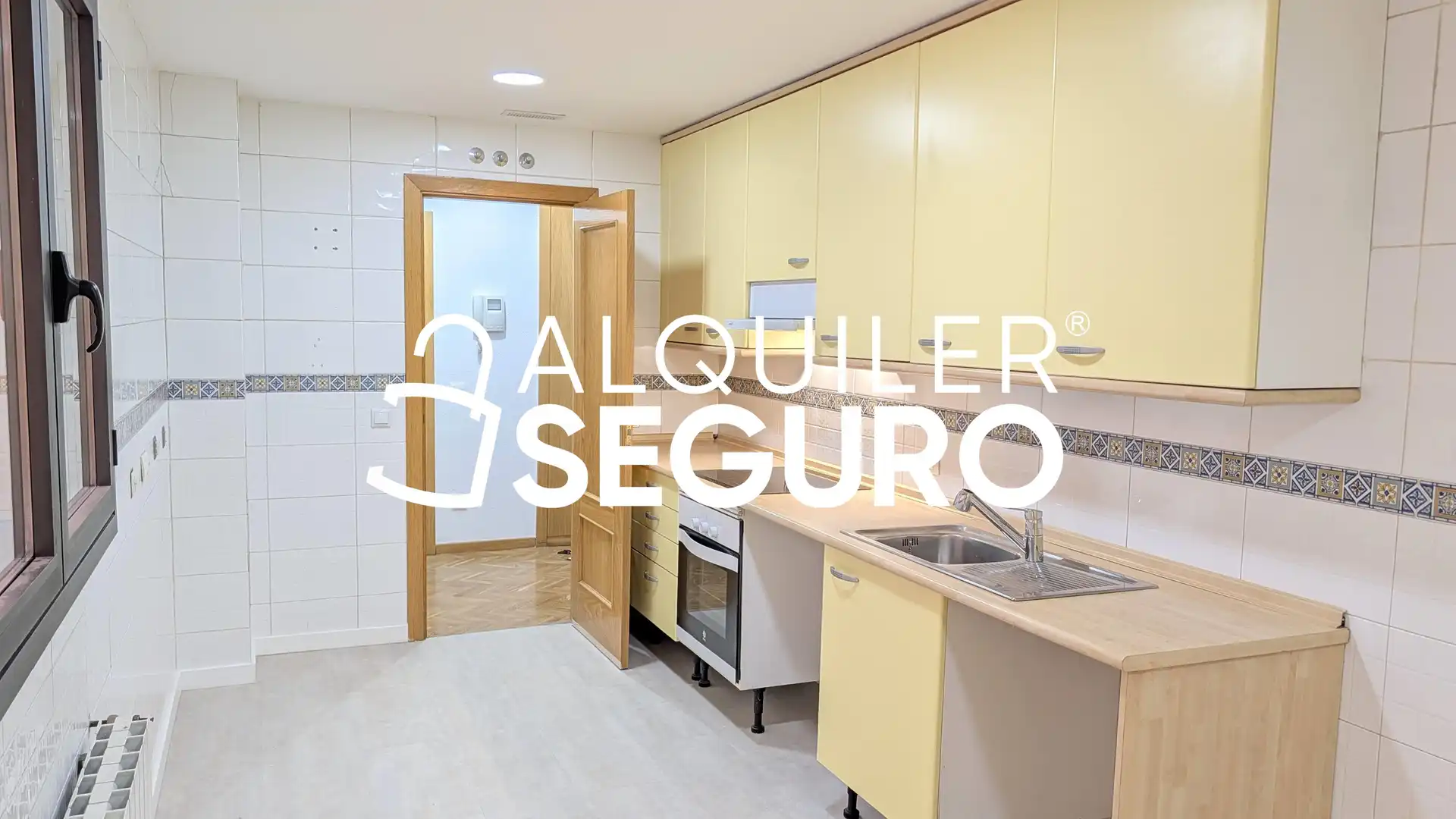 Kitchen of Flat for rent in Madrid  with Air Conditioner, Heating and Terrace