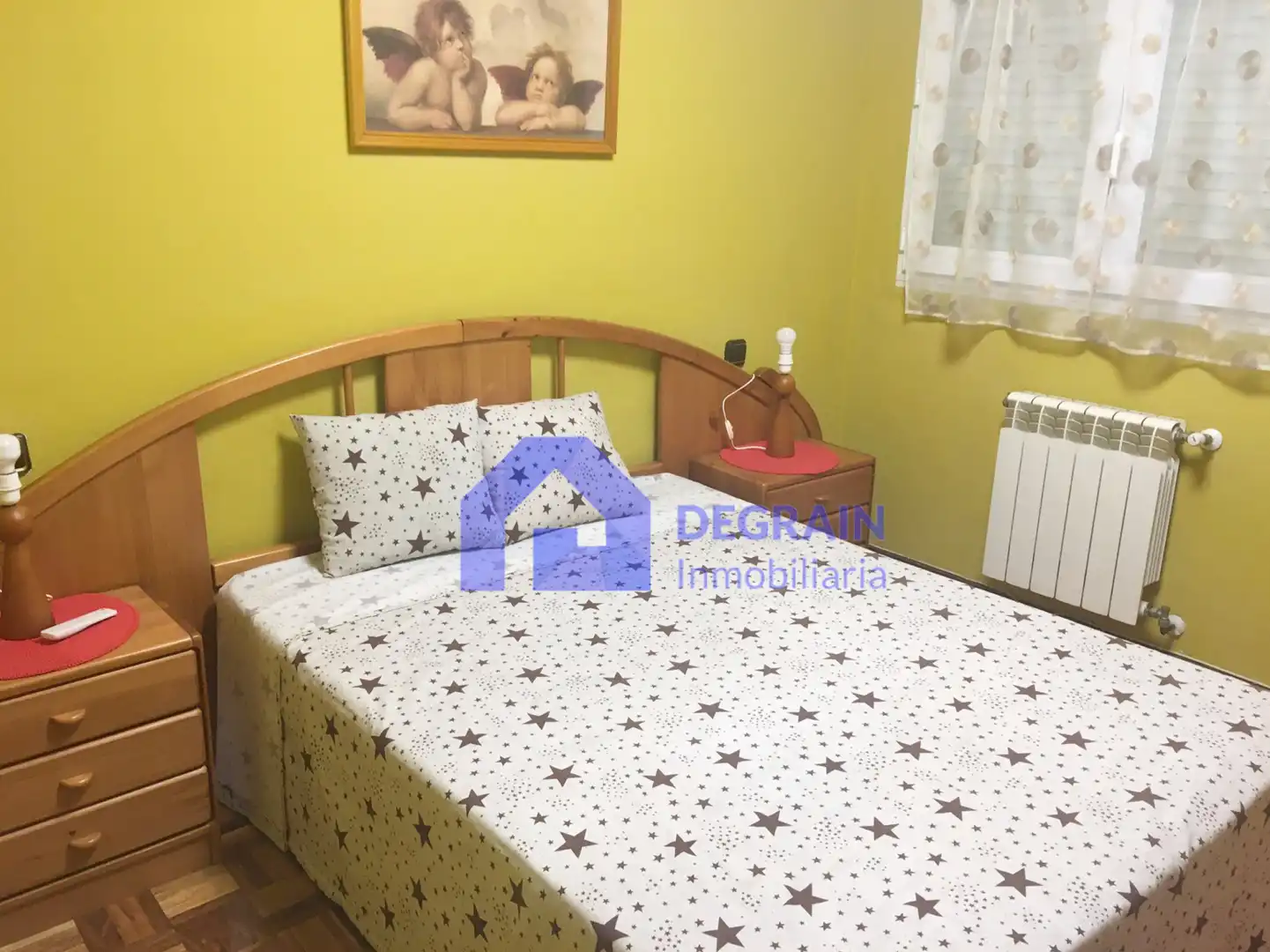 Habitación de Piso de alquiler en Oviedo  con Calefacción y Balcón