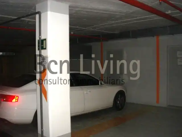 Parking of Flat for rent in L'Hospitalet de Llobregat  with Air Conditioner, Heating and Parquet flooring