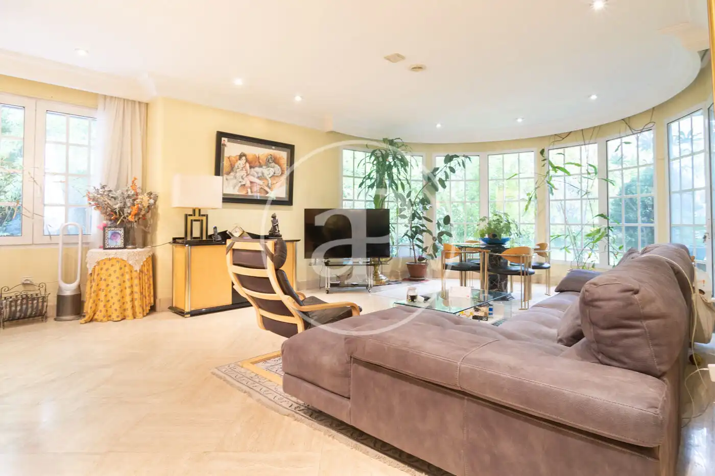 Living room of Houses for sale in  Madrid Capital  with Air Conditioner, Heating and Private garden