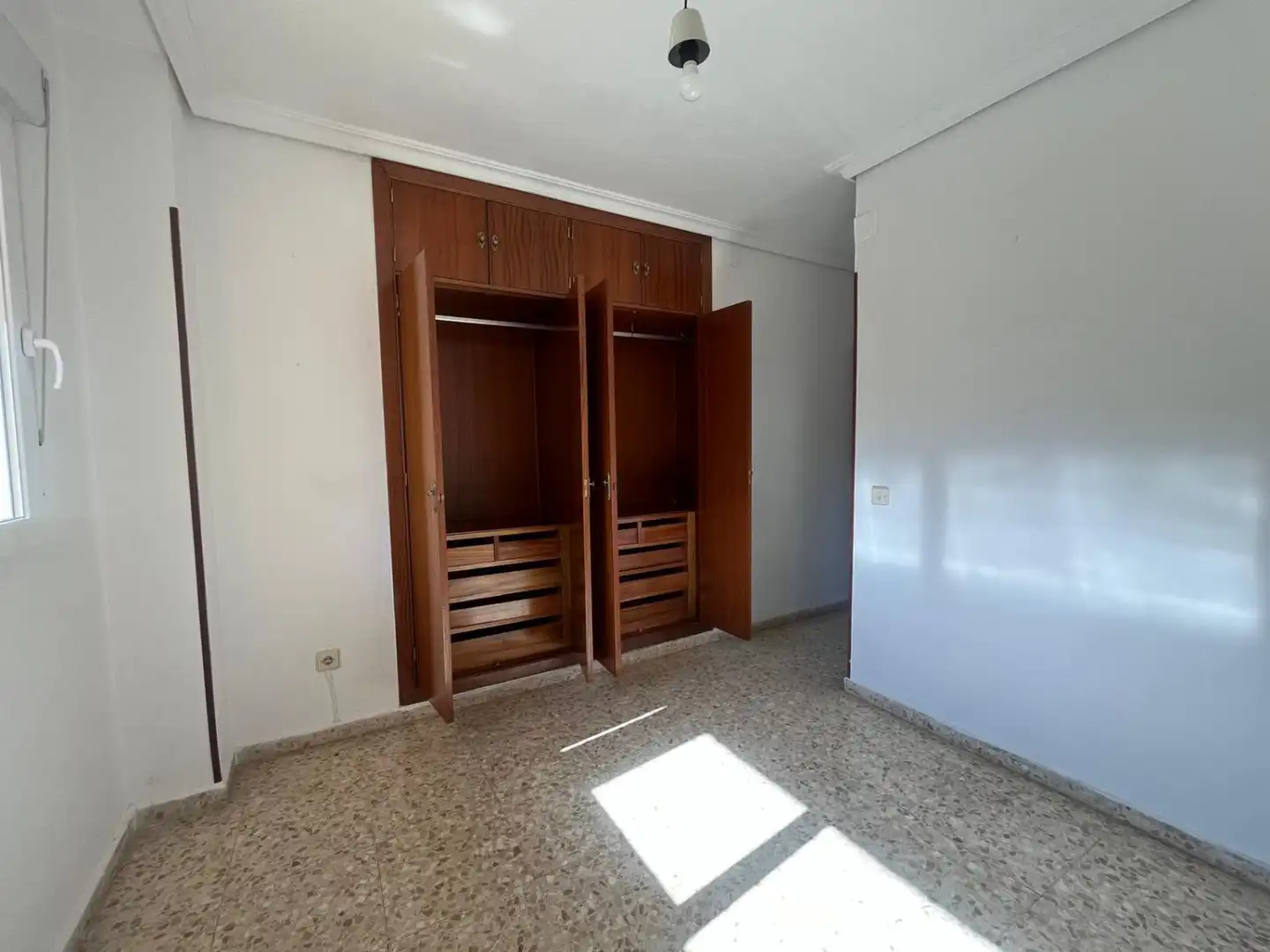 Bedroom of Flat for rent in Sevilla  with Air Conditioner, Terrace and Community pool