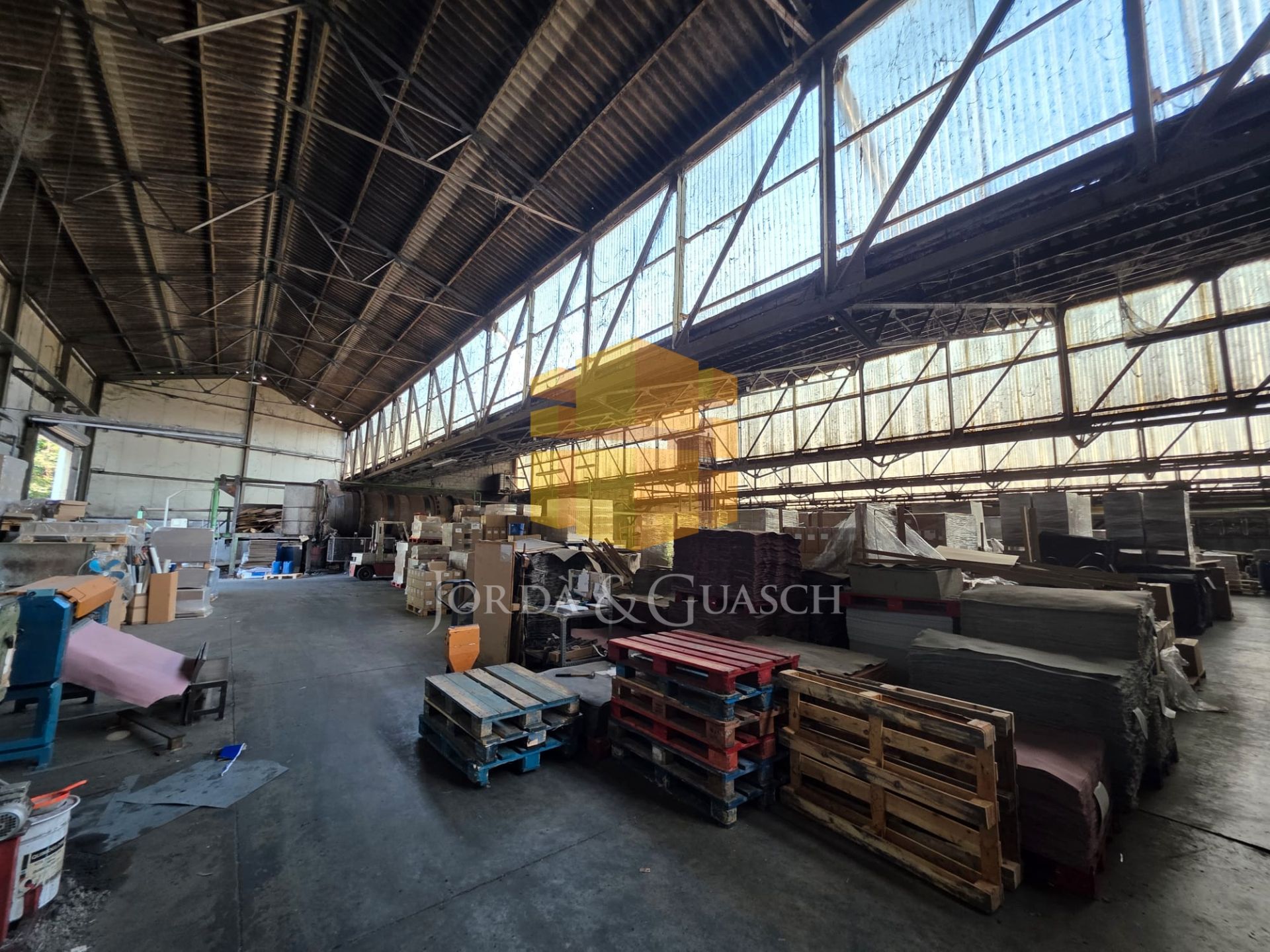 Nau industrial en venda en Barberà del Vallès