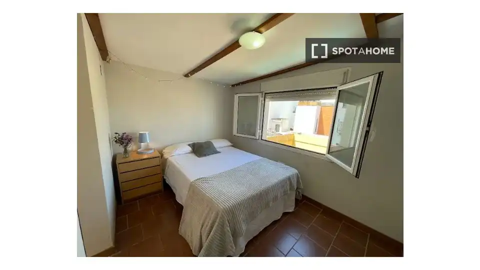 Habitación de Piso de alquiler en Sevilla con Aire acondicionado, Calefacción y Amueblado