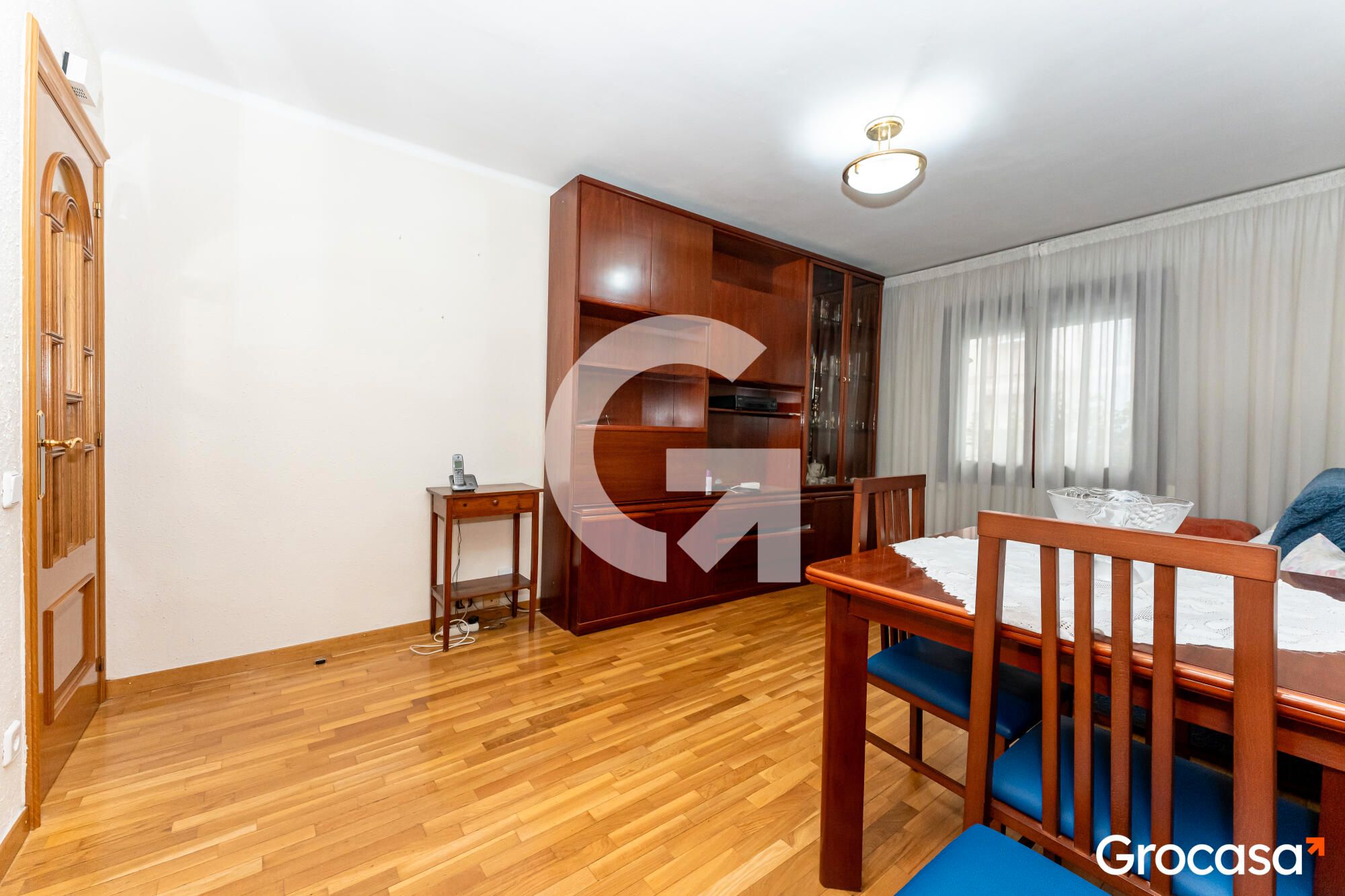 Living room of Flat for sale in L'Hospitalet de Llobregat  with Air Conditioner, Furnished and Oven