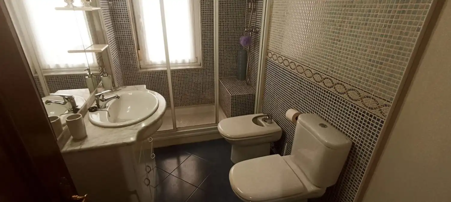 Baño de Piso en venta en Gijón  con Calefacción