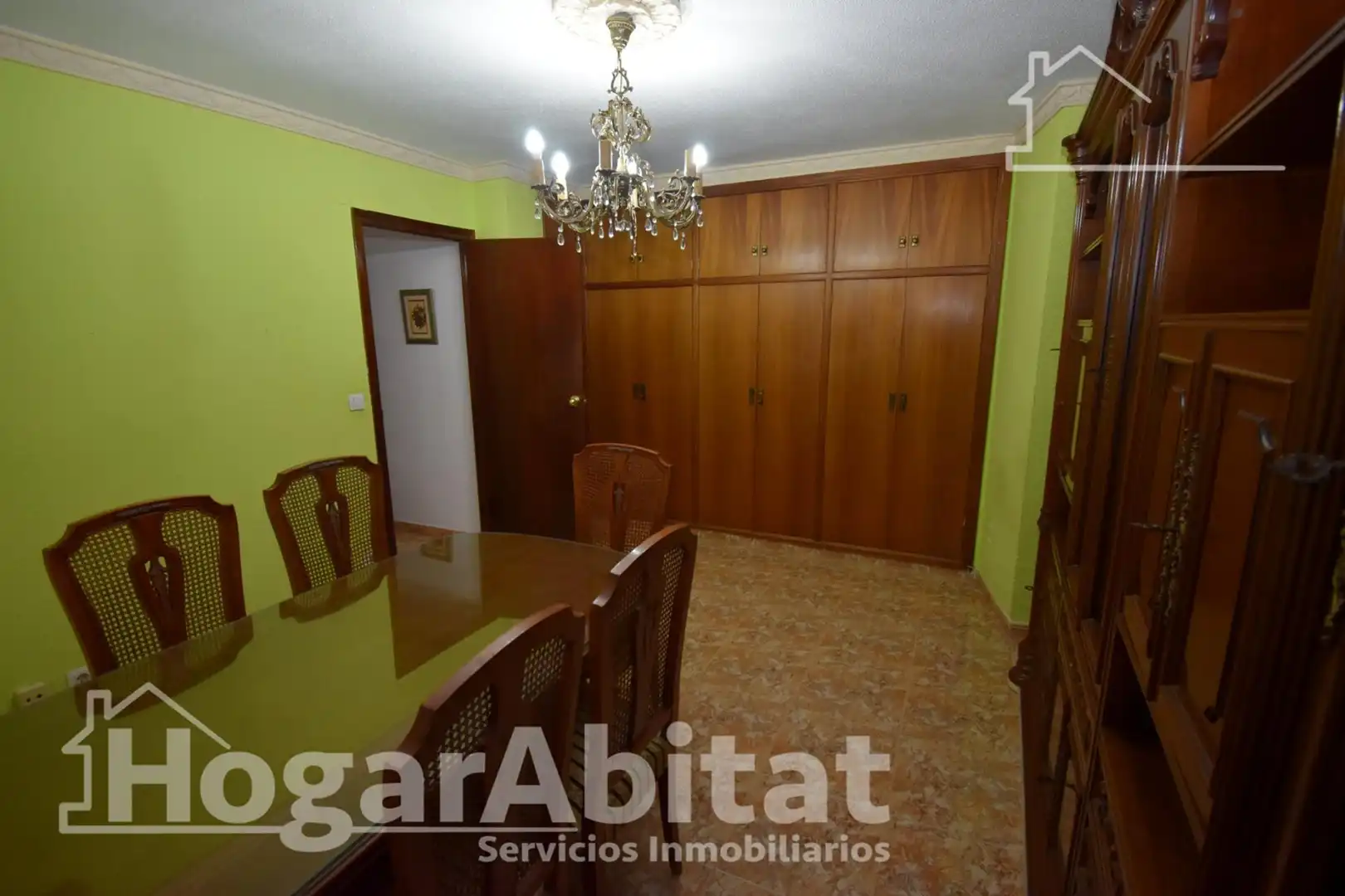 Habitación de Piso en venta en Castellón de la Plana / Castelló de la Plana con Aire acondicionado, Calefacción y Amueblado