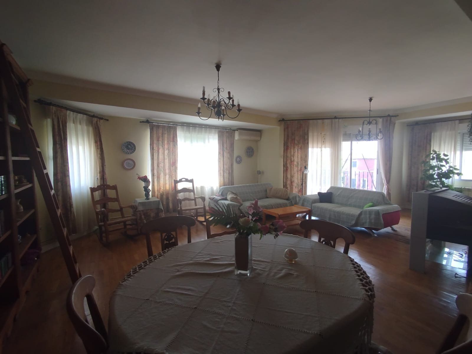Living room of Flat for sale in Quintanar de la Orden  with Air Conditioner, Heating and Parquet flooring