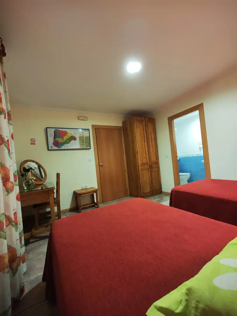 Habitación de Edificio en venta en Castillo de Locubín con Alarma