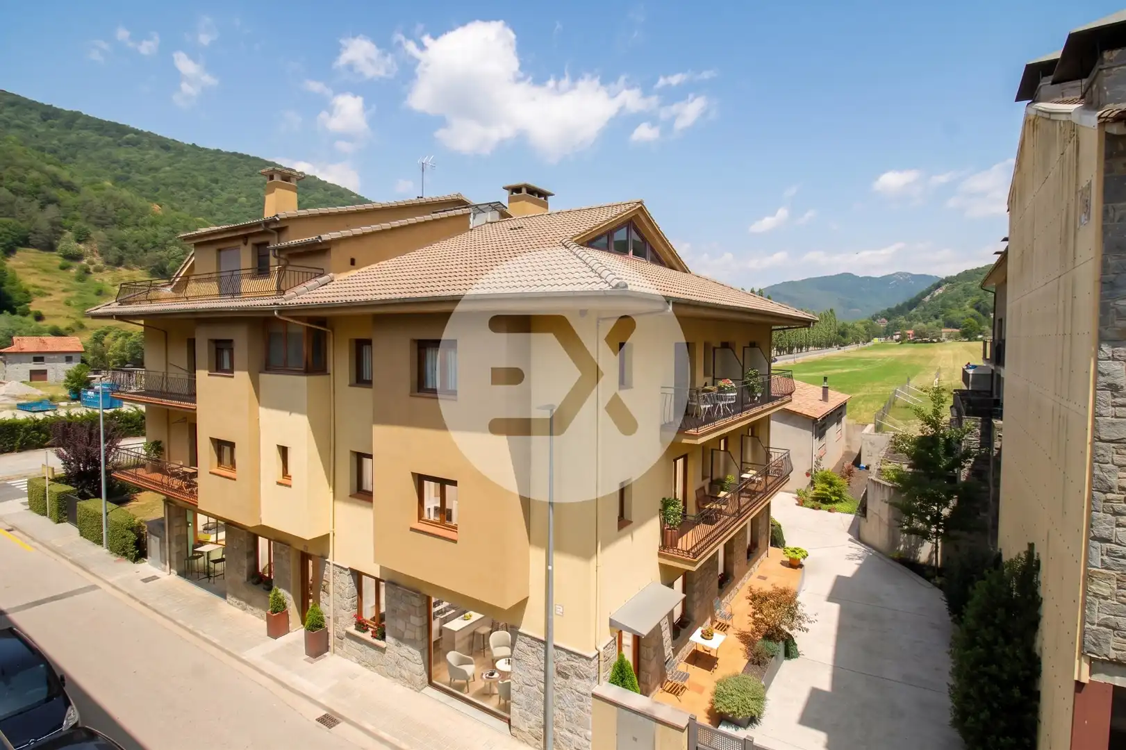 Vista exterior de Dúplex en venda en Sant Pau de Segúries amb Parquet, Traster i Balcó