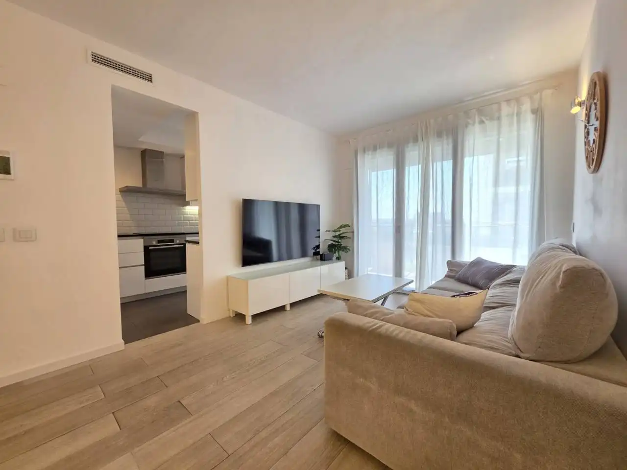 Sala de estar de Piso en venta en Sant Just Desvern con Aire acondicionado, Calefacción y Terraza