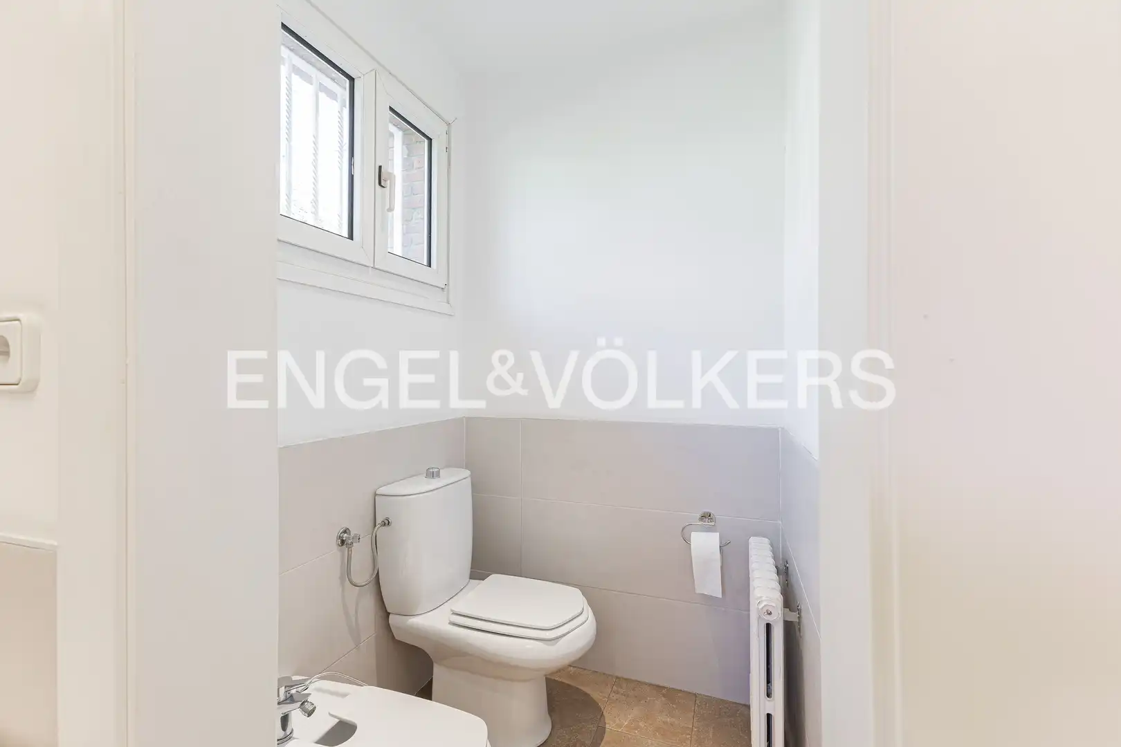 Baño de Casa o chalet de alquiler en Barcelona con Aire acondicionado, Calefacción y Jardín privado