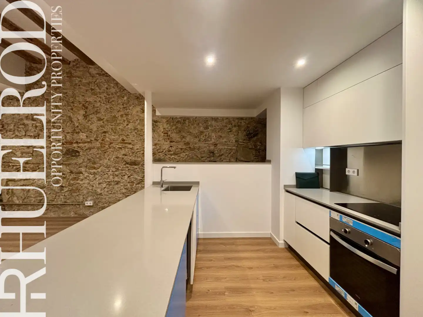 Kitchen of Ground floor for sale in Badalona  with Air Conditioner, Heating and Parquet flooring