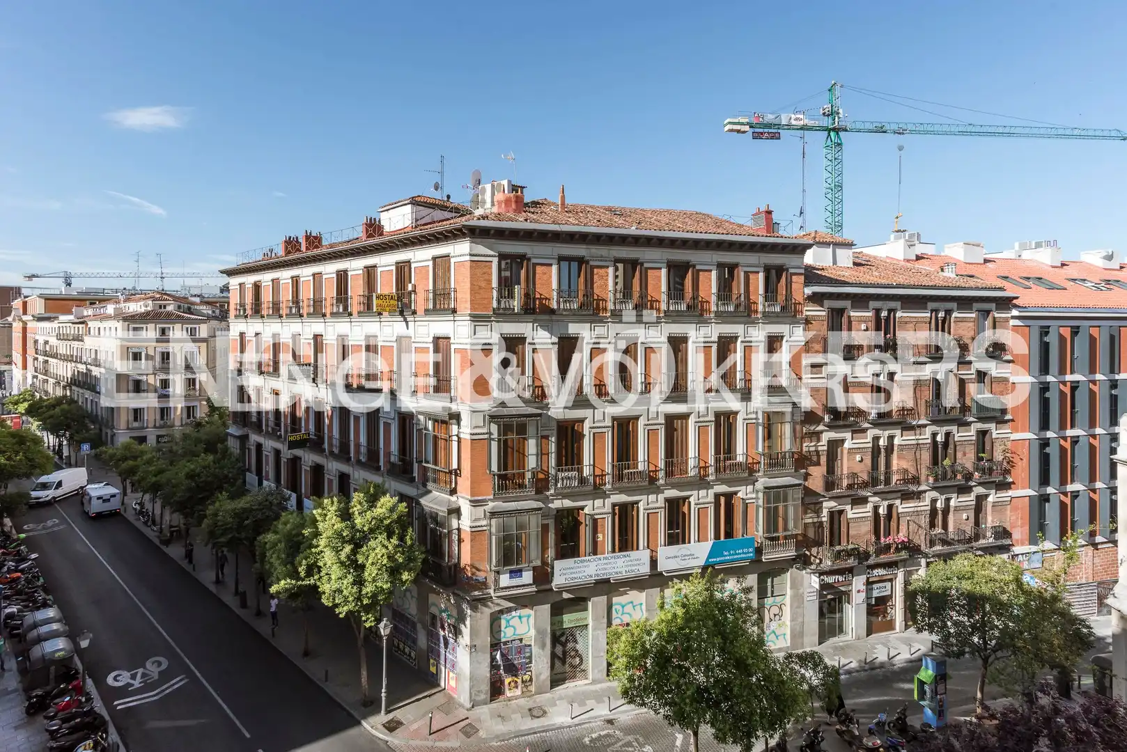 Außenansicht von Erdgeschoss zur Miete in Madrid mit Klimaanlage, Heizung und Möbliert