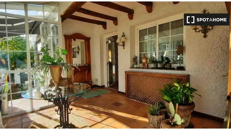 Apartamento para compartir en Torrelodones con Aire acondicionado, Terraza y Amueblado