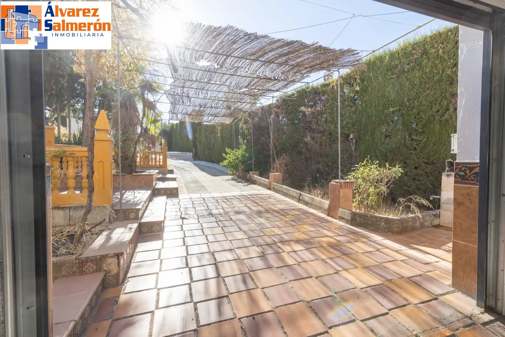 Vista exterior de Casa o chalet en venta en Altos de la Zubia
