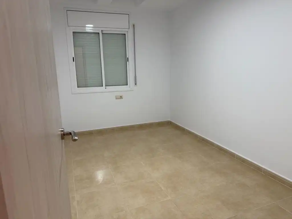 Habitación de Piso en venta en Deltebre con Aire acondicionado, Terraza y Trastero
