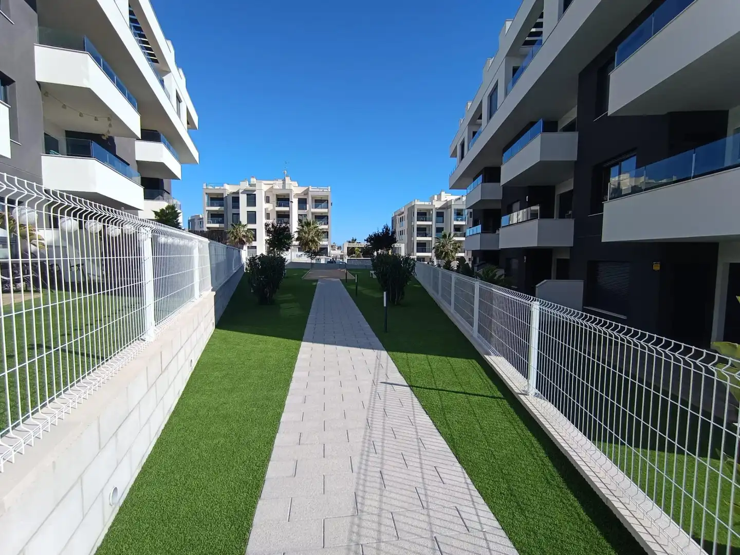 Vista exterior de Apartament en venda en Orihuela amb Aire condicionat, Terrassa i Moblat