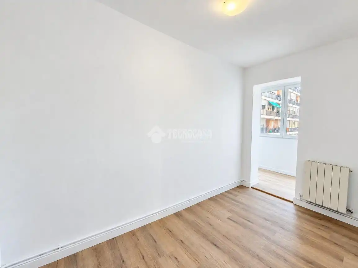 Bedroom of Flat for sale in Fuencarral - El Pardo