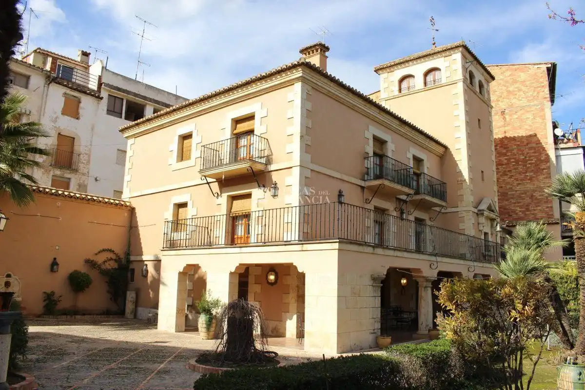 Vista exterior de Casa o xalet en venda en Segorbe amb Calefacció, Jardí privat i Terrassa