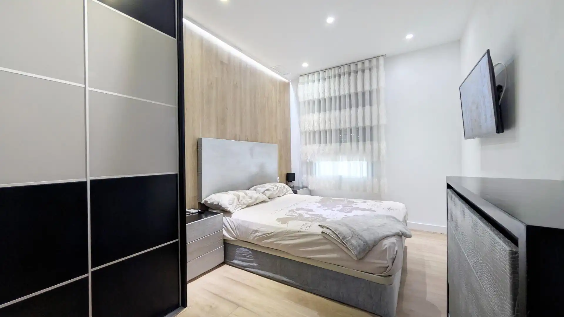 Habitación de Planta baja en venta en Elche / Elx con Trastero y Amueblado
