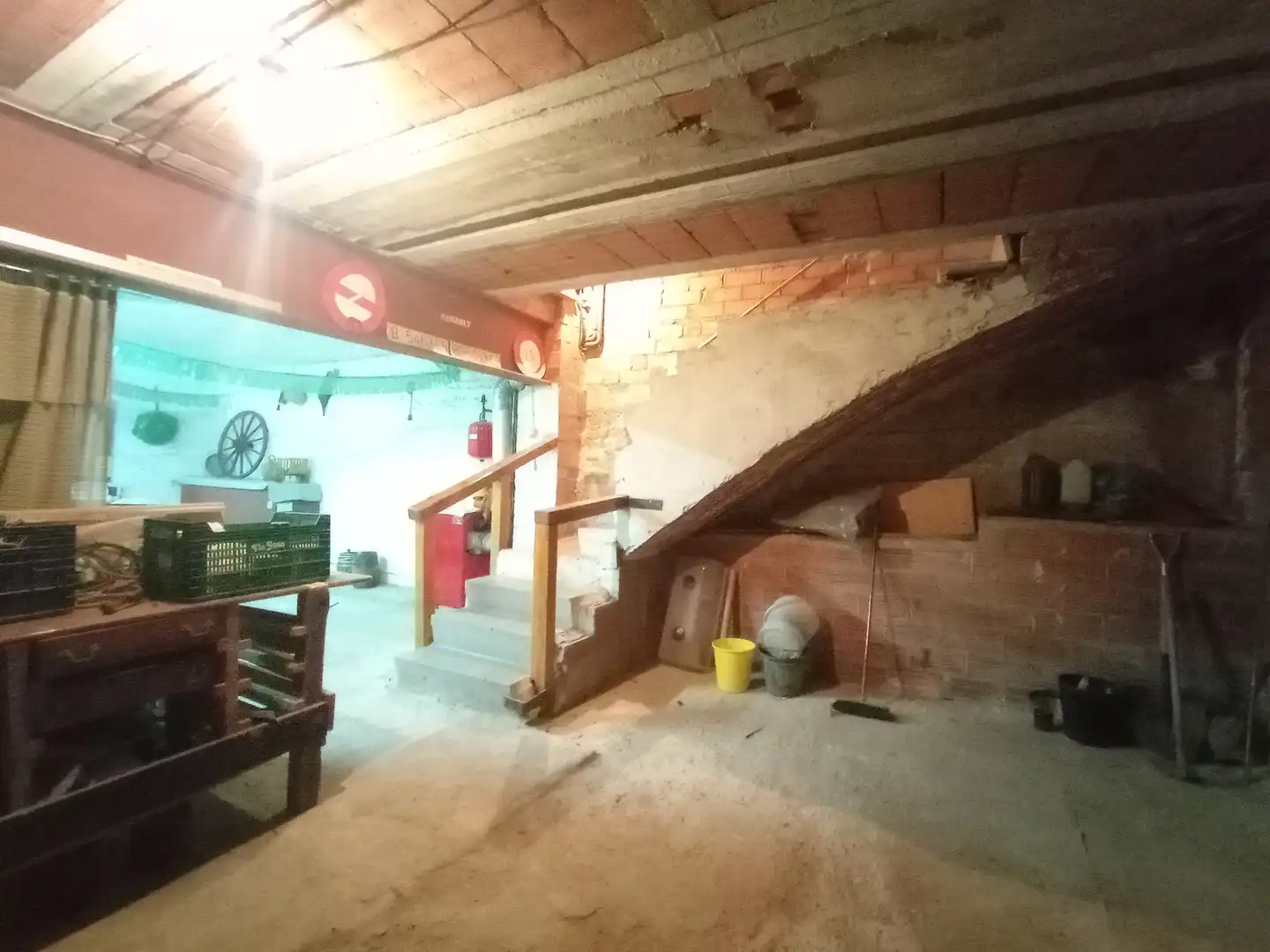 Einfamilien-Reihenhaus zum Verkauf in Santa Perpètua de Mogoda mit Klimaanlage, Heizung und Terrasse