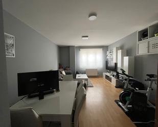 Sala d'estar de Apartament en venda en Morales del Vino amb Moblat