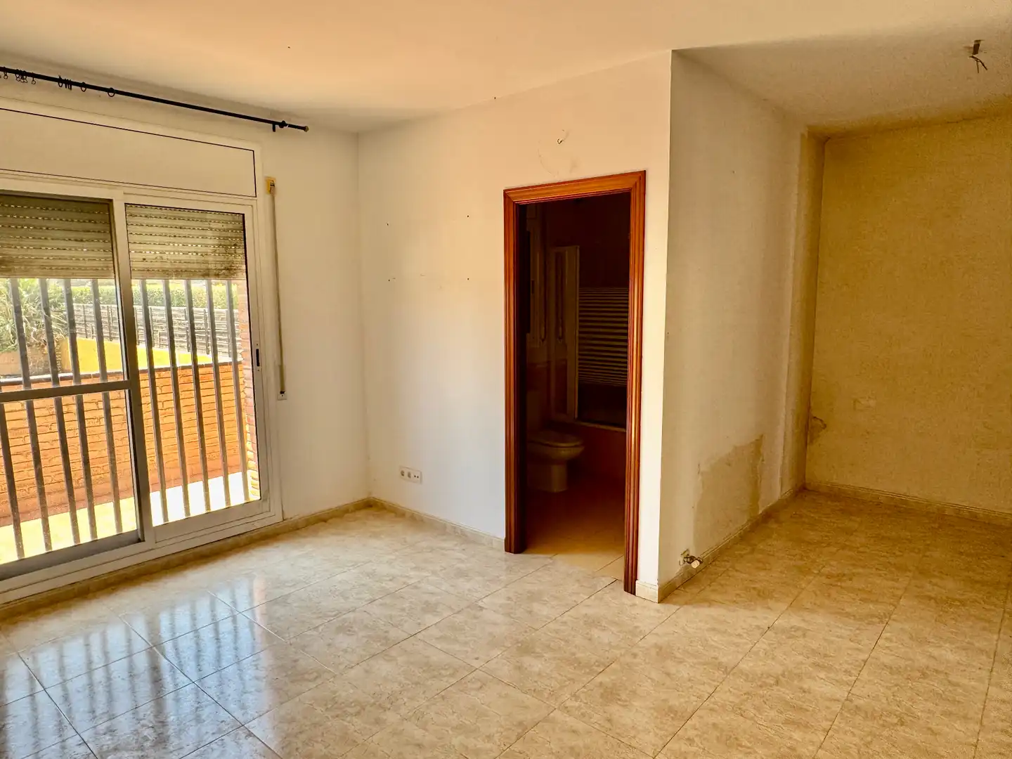 Schlafzimmer von Einfamilien-Reihenhaus zum Verkauf in Calafell mit Heizung, Privatgarten und Terrasse