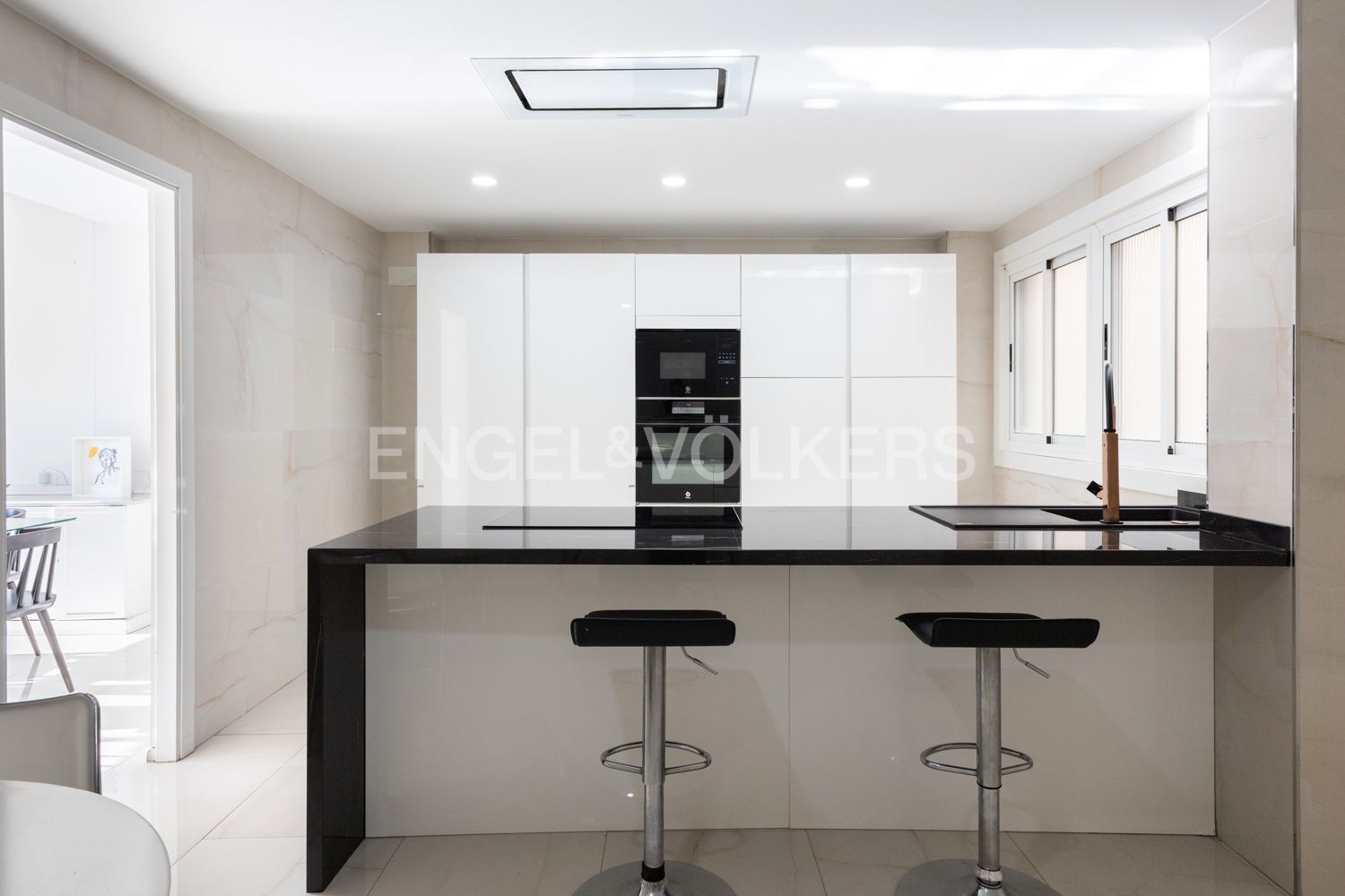 Cuina de Apartament en venda en Castellón de la Plana / Castelló de la Plana amb Calefacció, Traster i Moblat