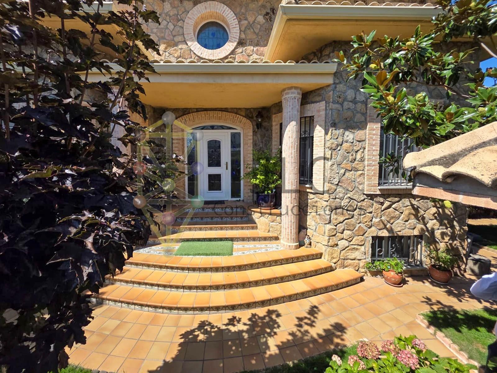 Single-family semi-detached for sale in Guadarrama  with Private garden, Terrace and Balcony