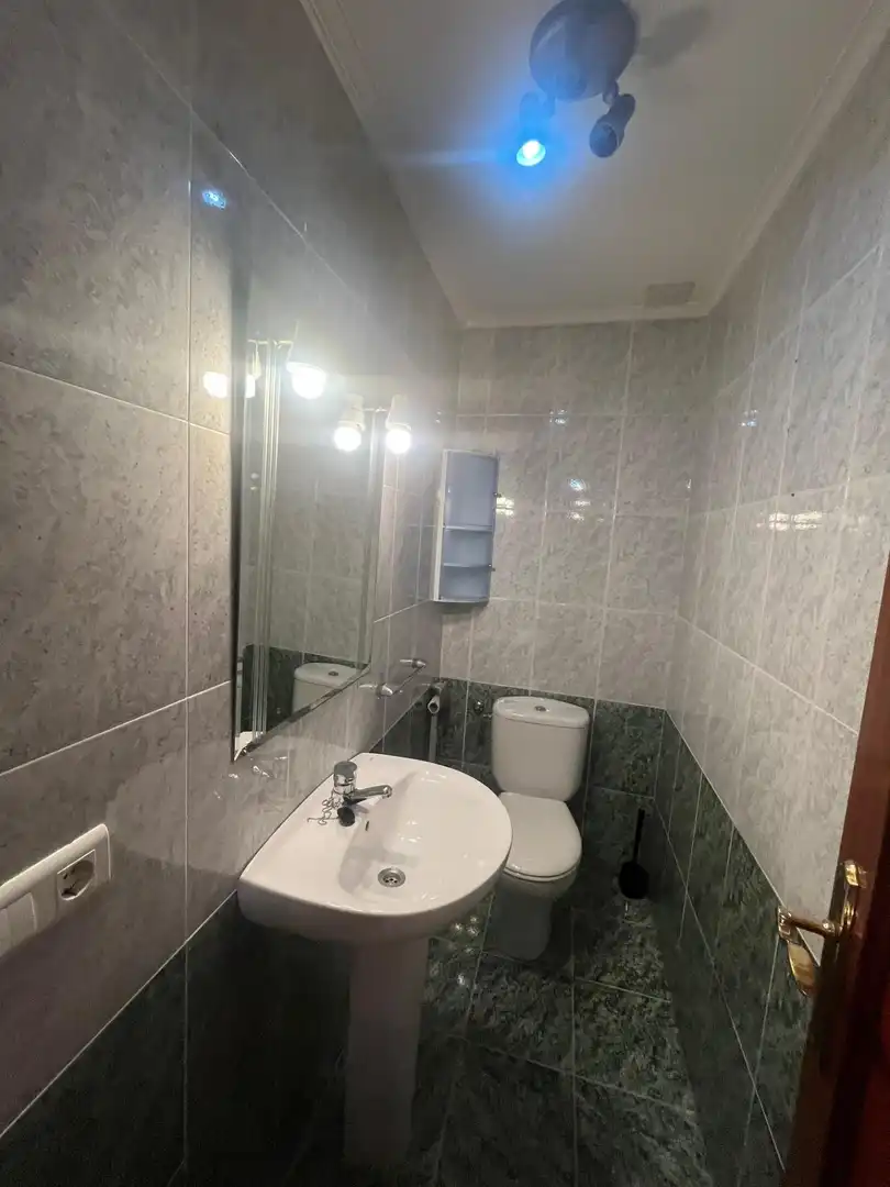Badezimmer von Wohnung zum Verkauf in Bárcena de Cicero mit Heizung, Terrasse und Möbliert