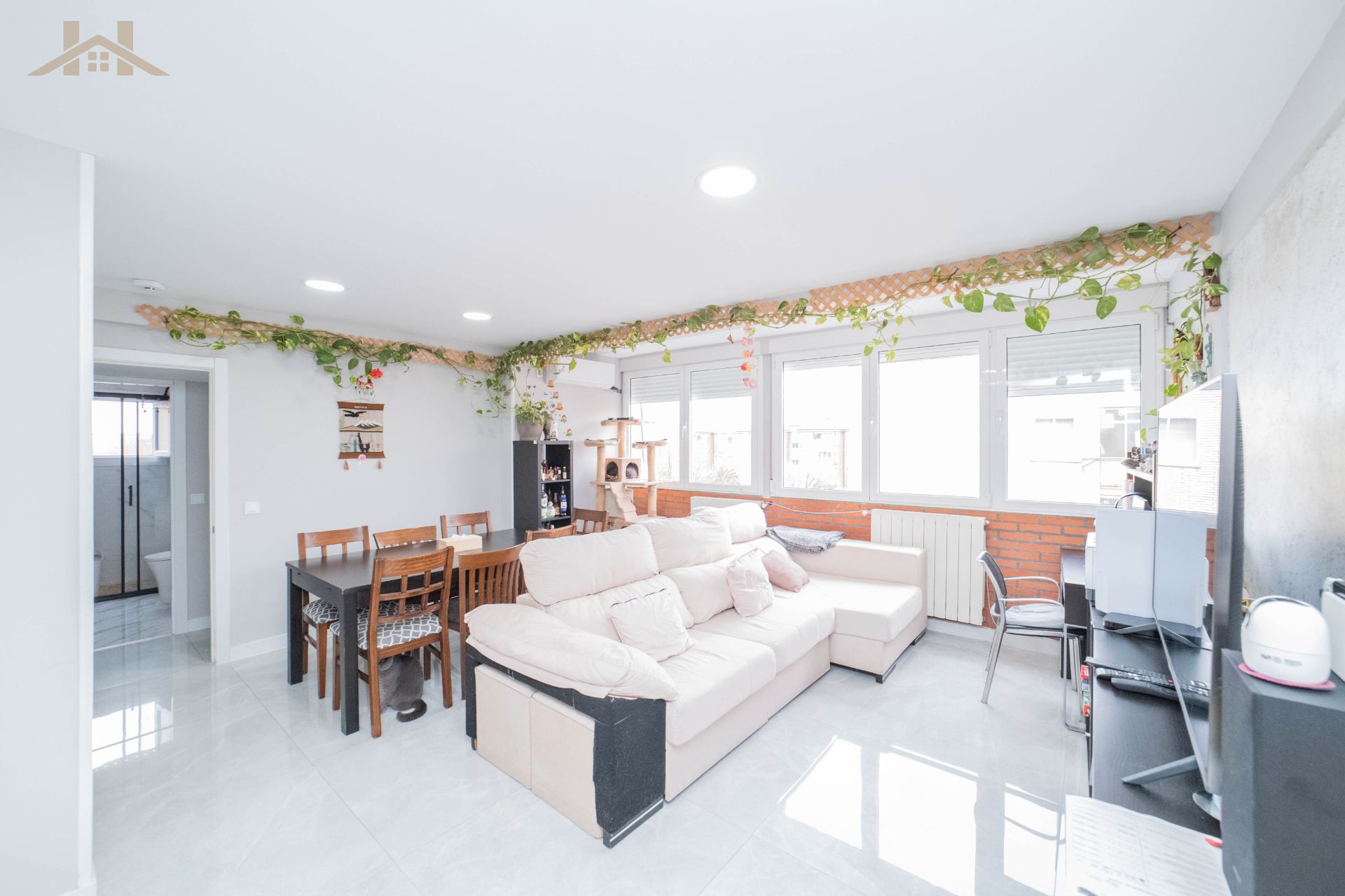 Living room of Flat for sale in Parla  with Air Conditioner and Swimming Pool