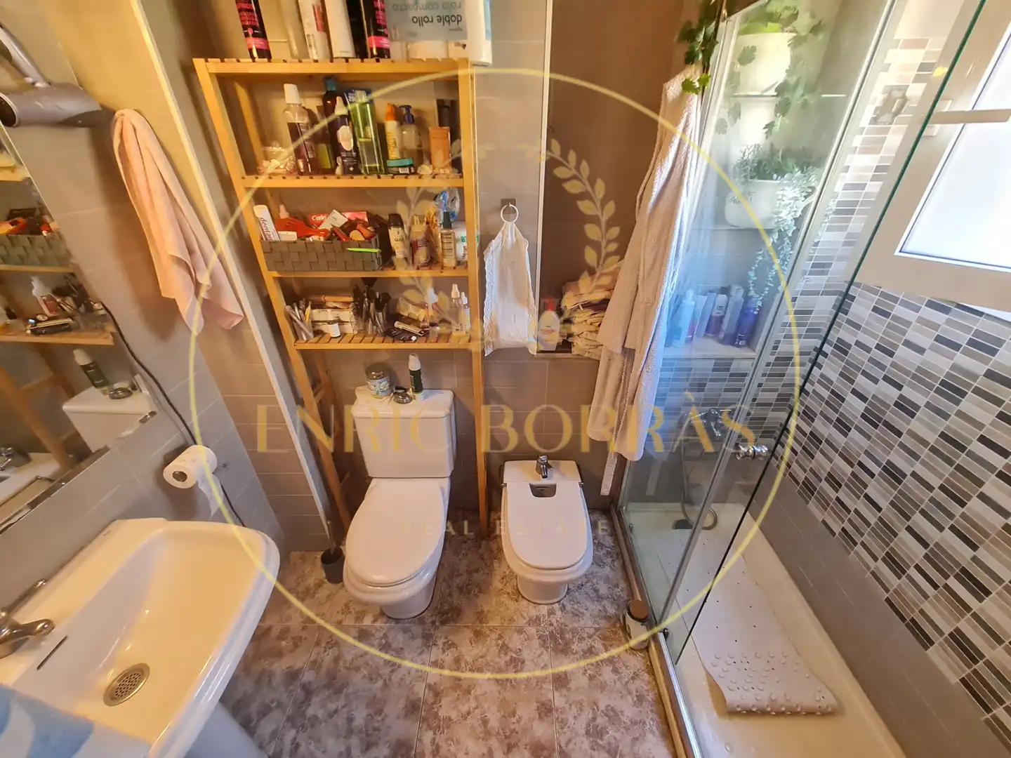 Bathroom of Flat for sale in Gironella  with Air Conditioner, Heating and Storage room