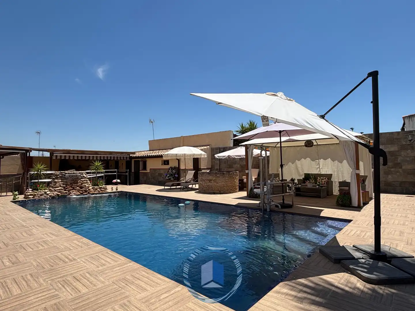 Piscina de Casa o xalet en venda en Alcalá de Guadaira amb Piscina