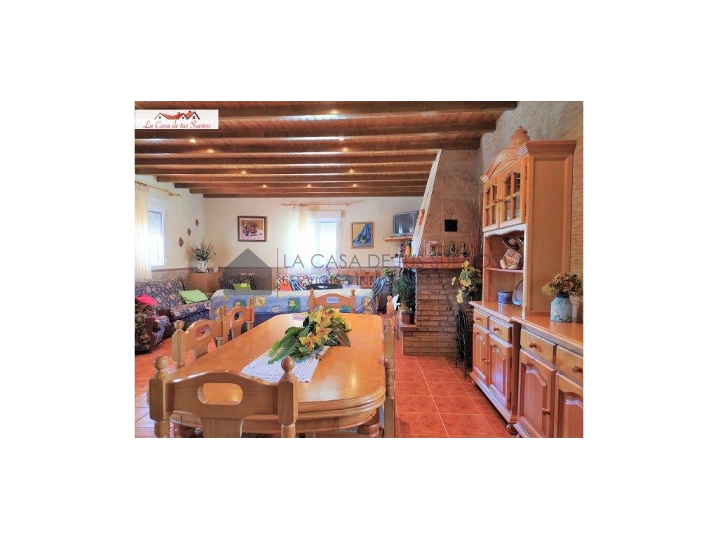 Country house for sale in Sax