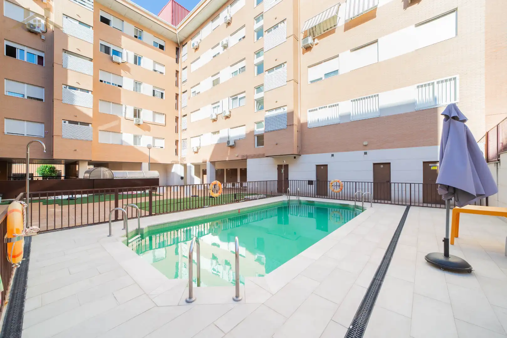 Piscina de Piso en venta en Parla con Aire acondicionado, Calefacción y Piscina comunitaria