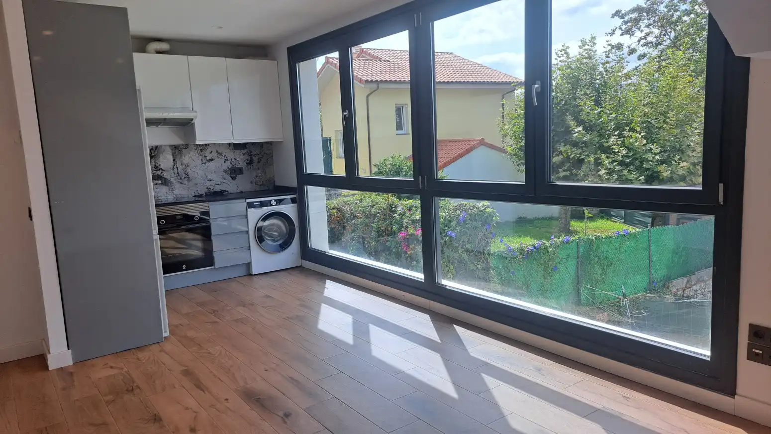 Cocina de Piso de alquiler en Gijón  con Calefacción