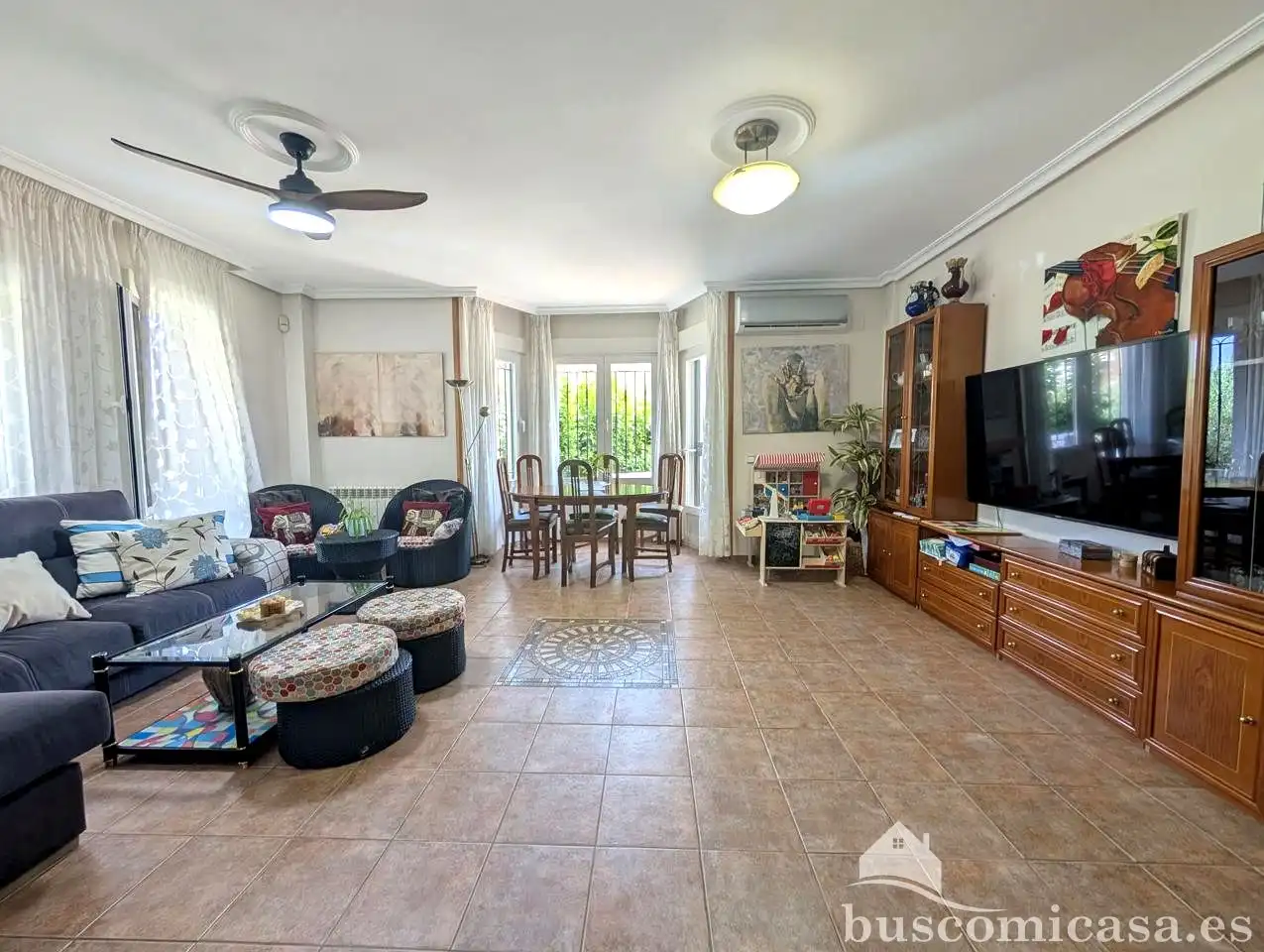 Sala d'estar de Casa o xalet en venda en Linares amb Aire condicionat, Calefacció i Jardí privat