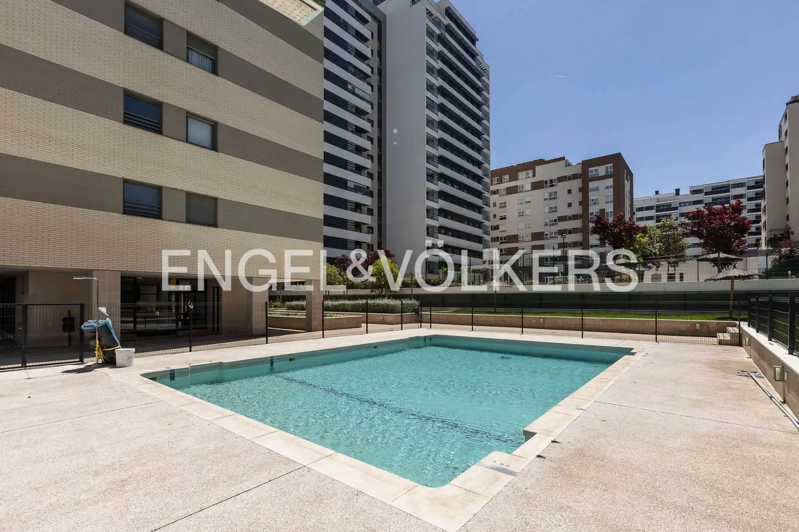 Piscina de Piso en venta en Madrid con Aire acondicionado, Calefacción y Piscina