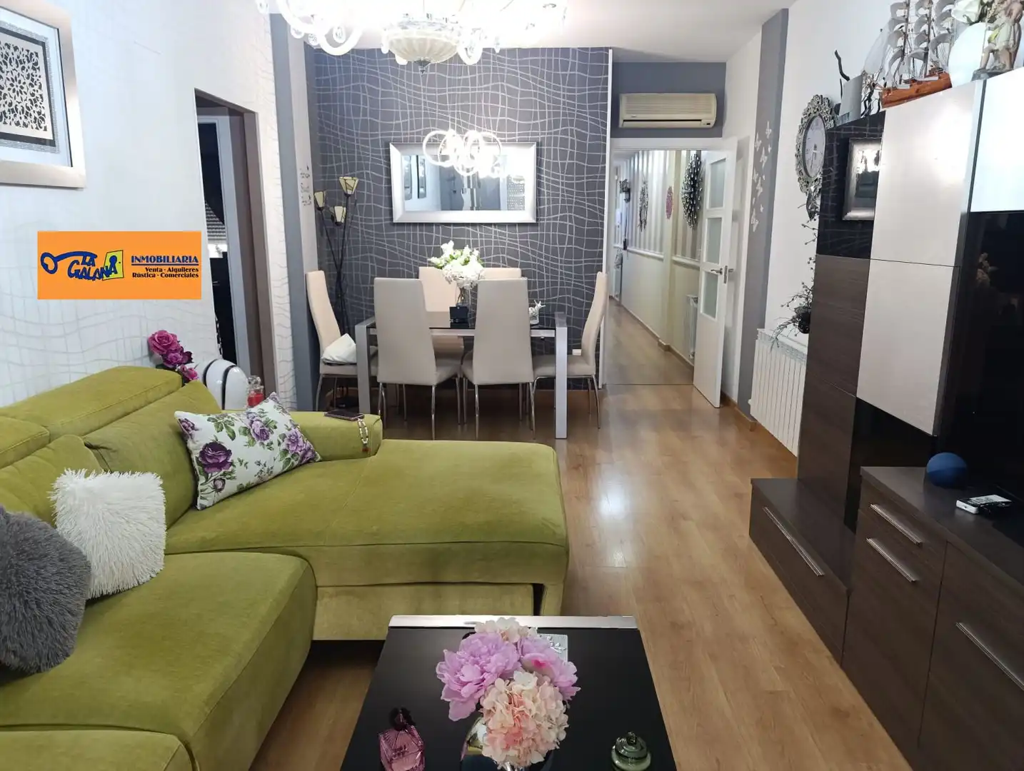 Flat with terrace for sale in Valdepeñas