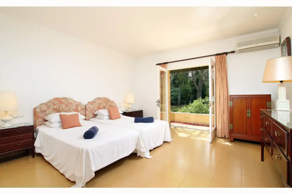 Habitación de Finca rústica en venta en Pollença con Aire acondicionado, Calefacción y Jardín privado