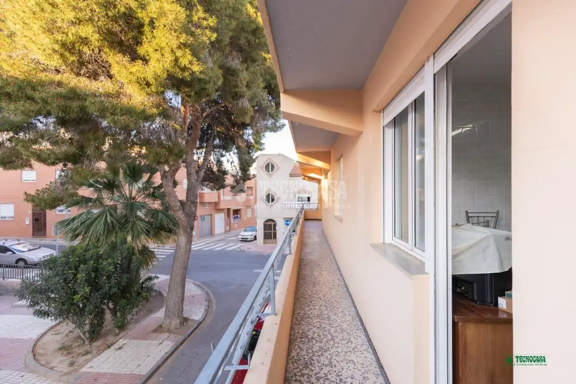 Vista exterior de Piso en venta en Almería con Aire acondicionado