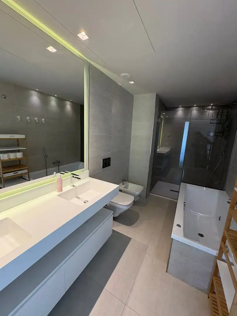 Bathroom of Ground floor for rent in Marbella  with Air Conditioner, Heating and Terrace
