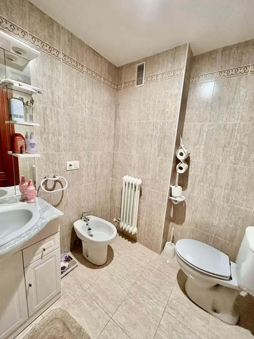 Baño de Piso en venta en La Bañeza  con Calefacción