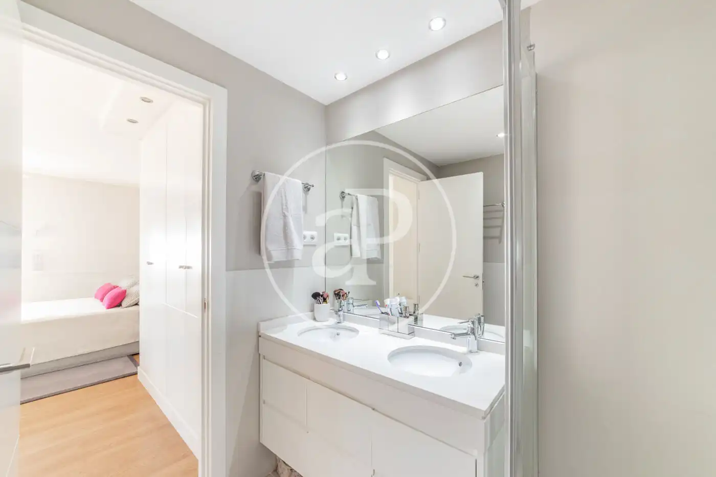 Baño de Ático en venta en Madrid con Aire acondicionado, Calefacción y Jardín privado