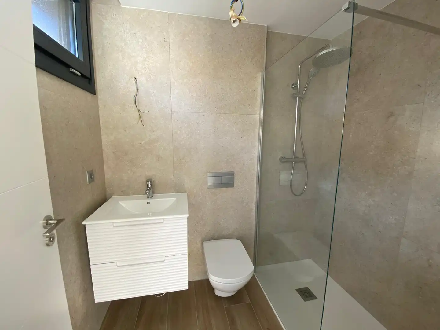 Bathroom of Flat for sale in Castro-Urdiales  with Heating, Parquet flooring and Terrace