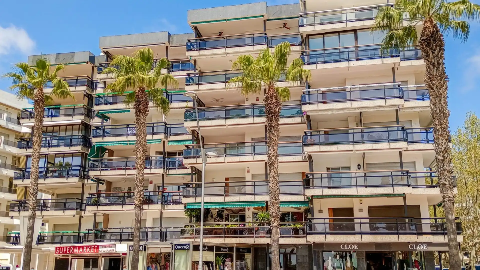 Exterior view of Flat for sale in Salou  with Air Conditioner, Terrace and Community pool