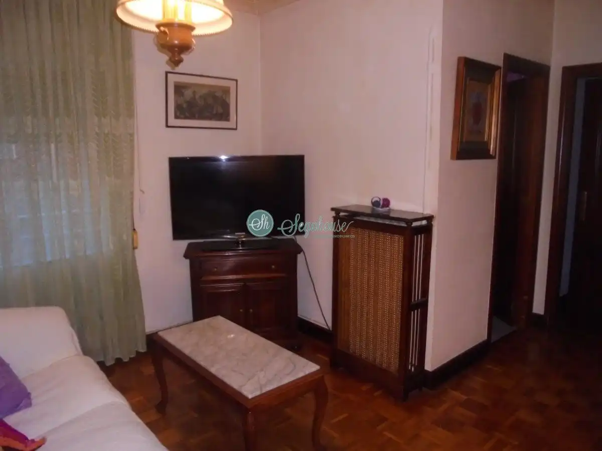 Living room of Flat for sale in Segovia  with Heating, Parquet flooring and Storage room
