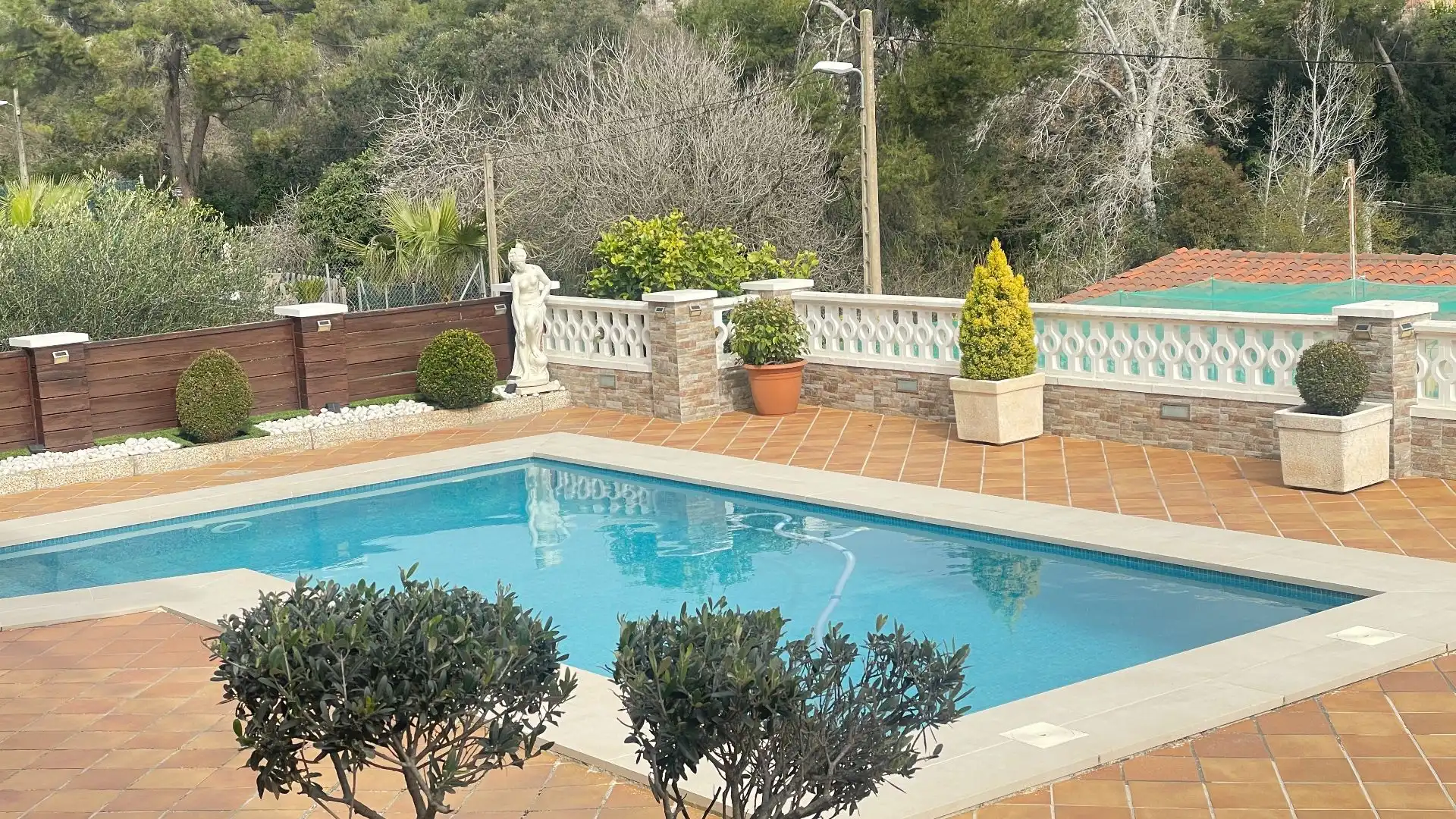 Piscina de Casa o xalet en venda en Rubí amb Calefacció, Jardí privat i Terrassa